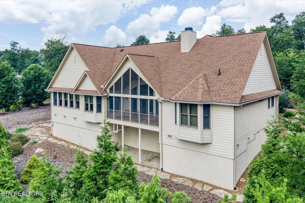 61 Bluff View Court Crossville TN 38558