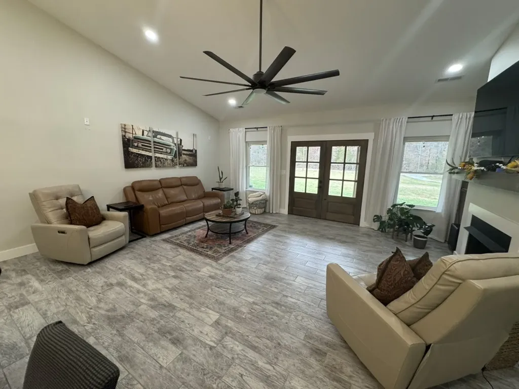 767 Potter Road Dickson TN 37055