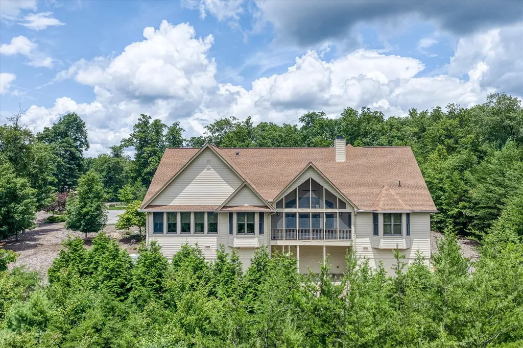 61 Bluff View Court Crossville TN 38558