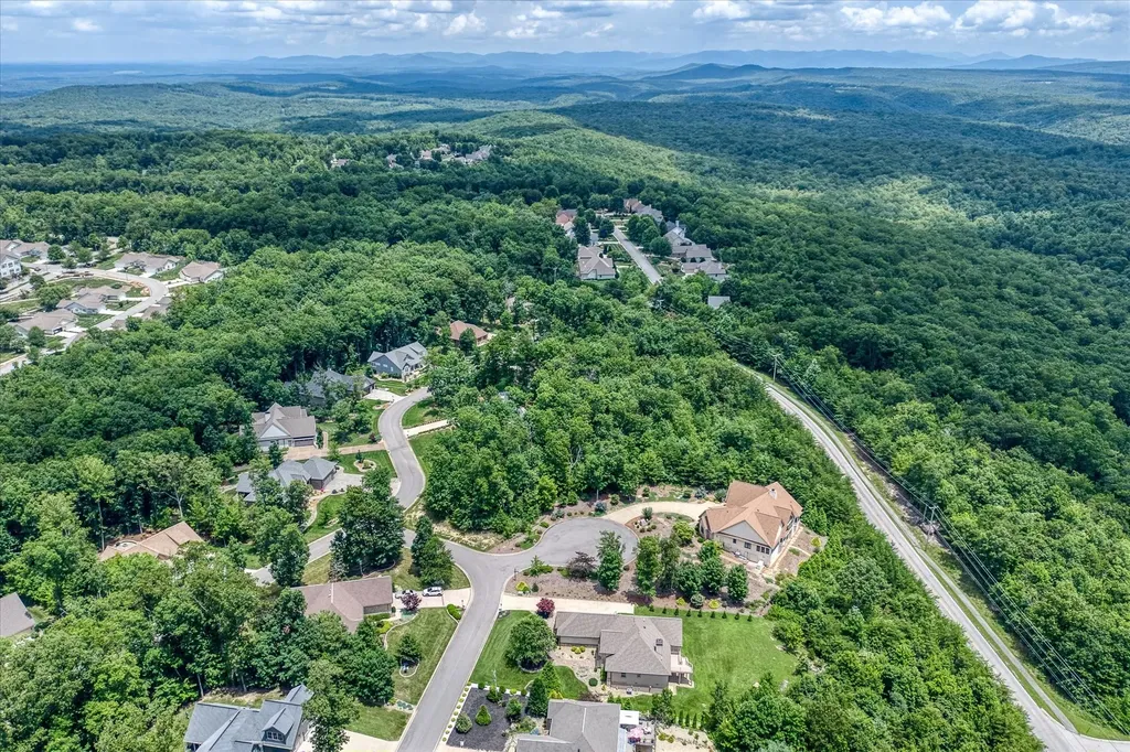 61 Bluff View Court Crossville TN 38558