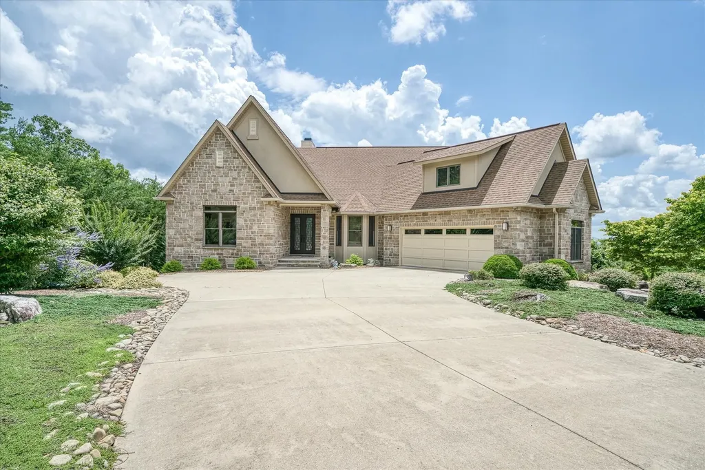 61 Bluff View Court Crossville TN 38558