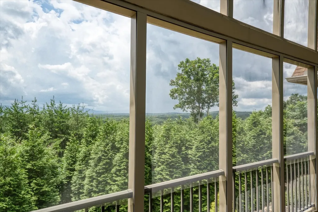 61 Bluff View Court Crossville TN 38558