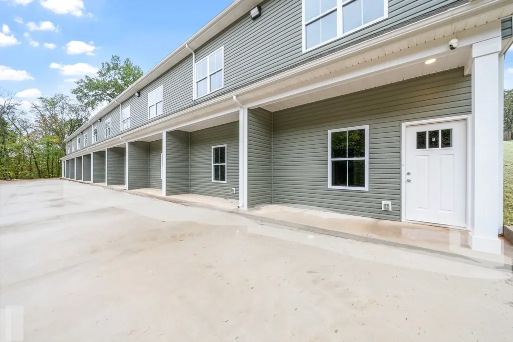 329 Cedar Court Clarksville TN 37040