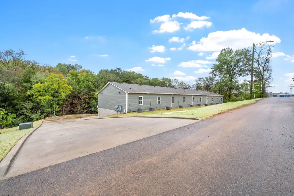329 Cedar Court Clarksville TN 37040