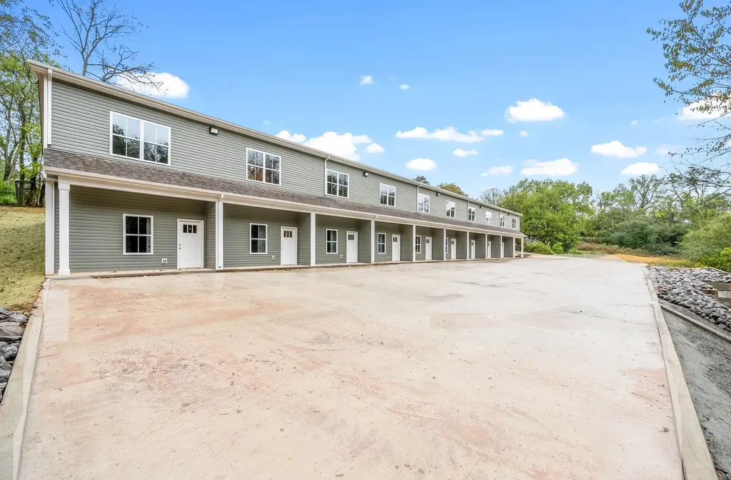 329 Cedar Court Clarksville TN 37040