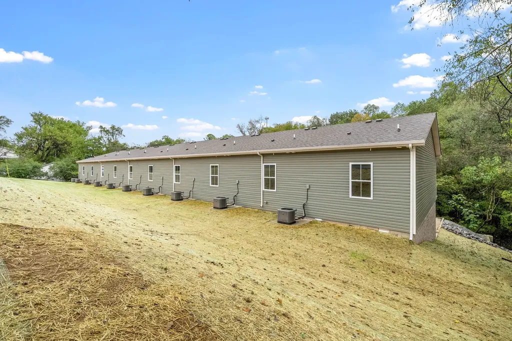 329 Cedar Court Clarksville TN 37040