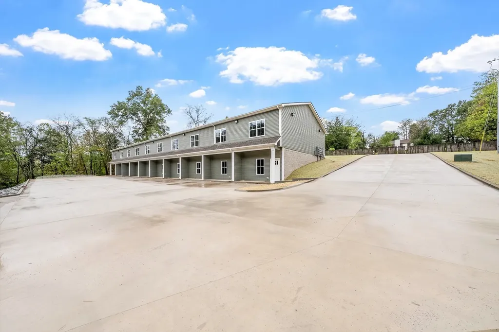 329 Cedar Court Clarksville TN 37040