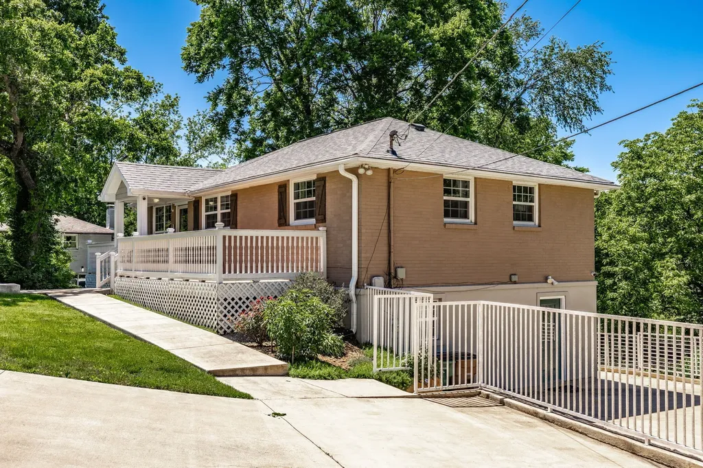 907 N Graycroft Avenue Madison TN 37115