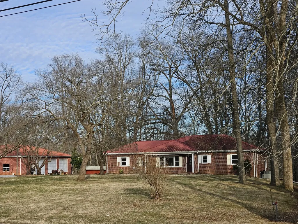 1477 Mcminnville Highway Sparta TN 38583