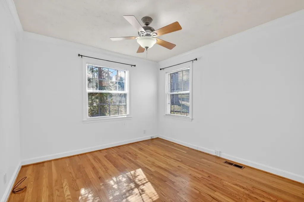 2319 Mcgavock Pike Nashville TN 37216
