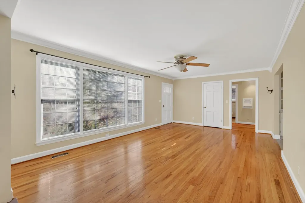 2319 Mcgavock Pike Nashville TN 37216