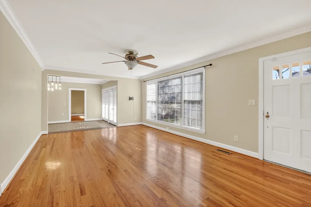 2319 Mcgavock Pike Nashville TN 37216