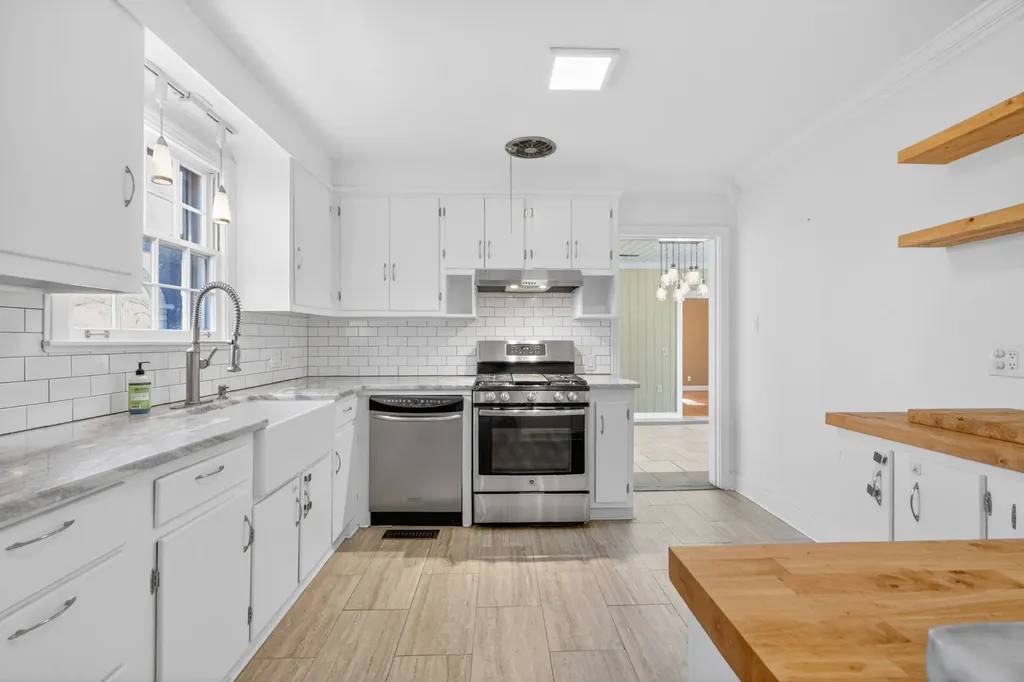 2319 Mcgavock Pike Nashville TN 37216