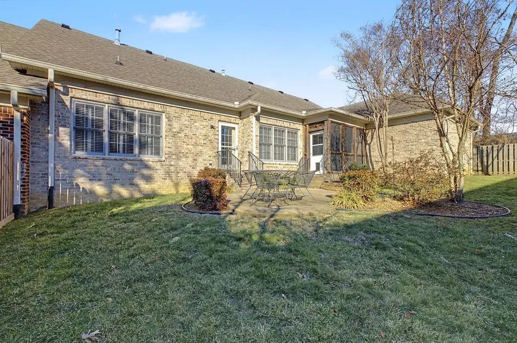 2814B White Oak Drive Nashville TN 37215