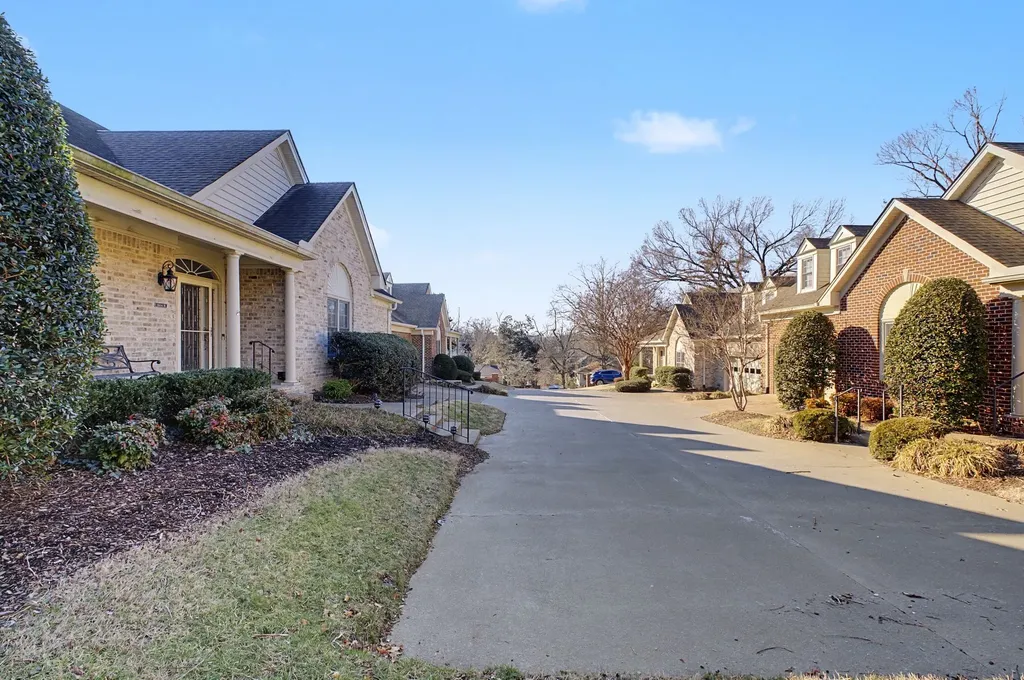 2814B White Oak Drive Nashville TN 37215