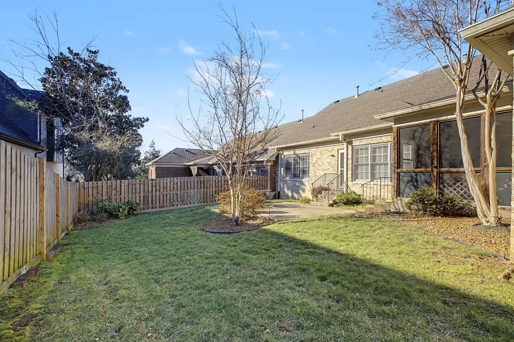 2814B White Oak Drive Nashville TN 37215