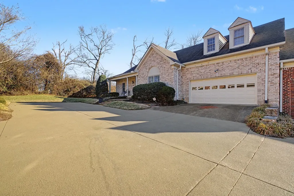 2814B White Oak Drive Nashville TN 37215