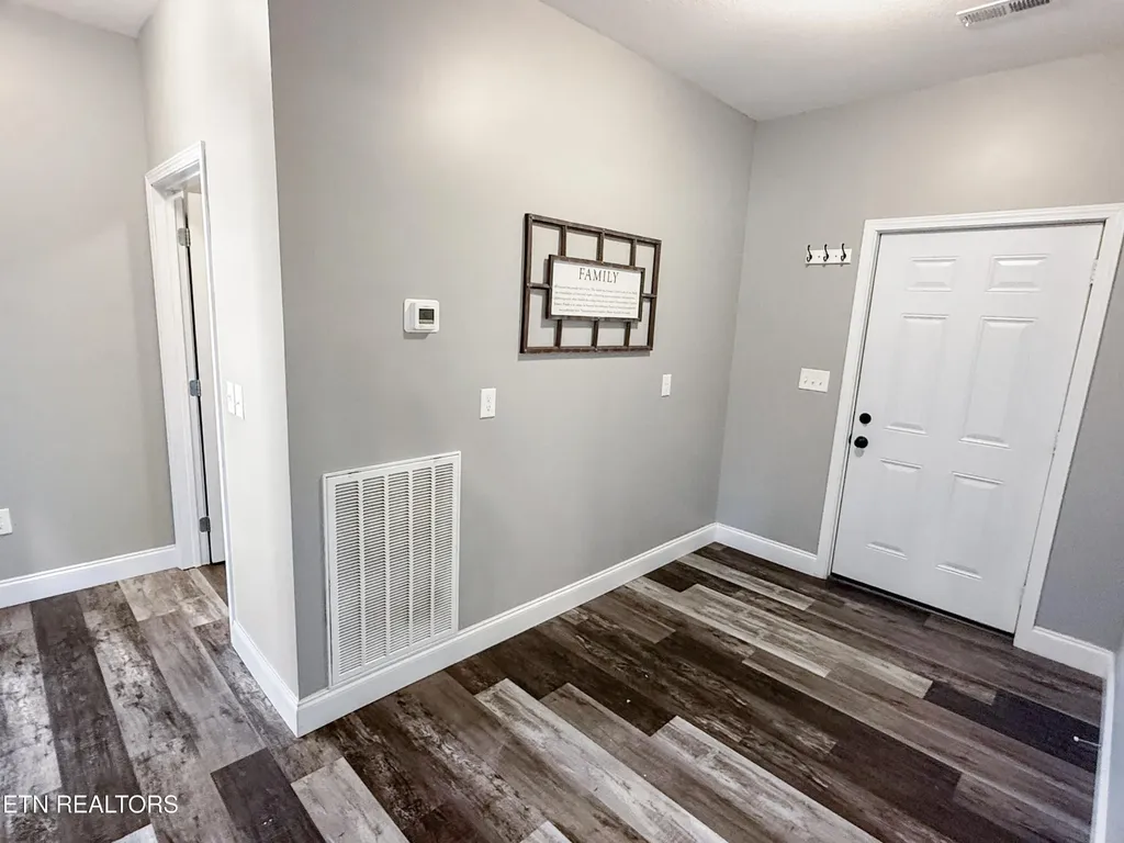 813 Clear Sail Way Dandridge TN 37725