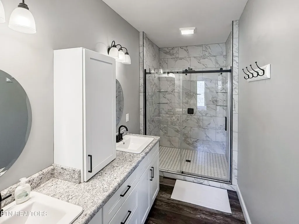 813 Clear Sail Way Dandridge TN 37725