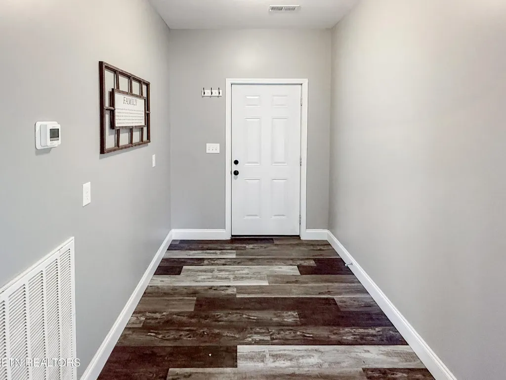 813 Clear Sail Way Dandridge TN 37725