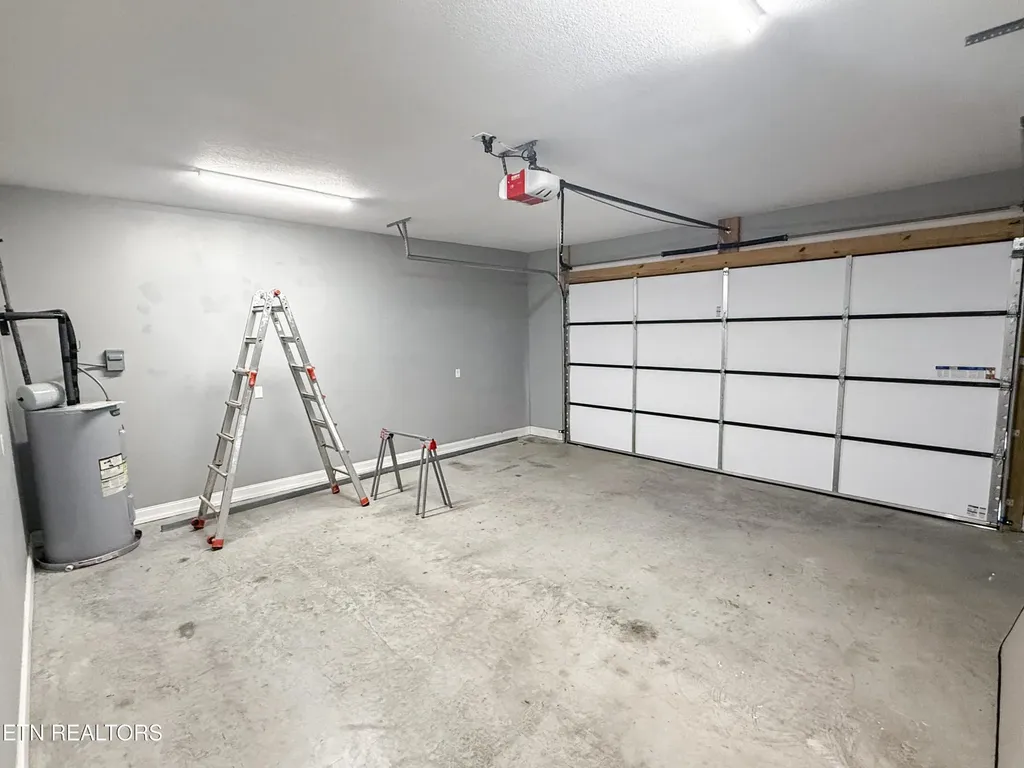 813 Clear Sail Way Dandridge TN 37725