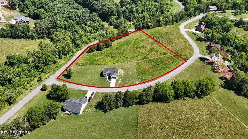 813 Clear Sail Way Dandridge TN 37725
