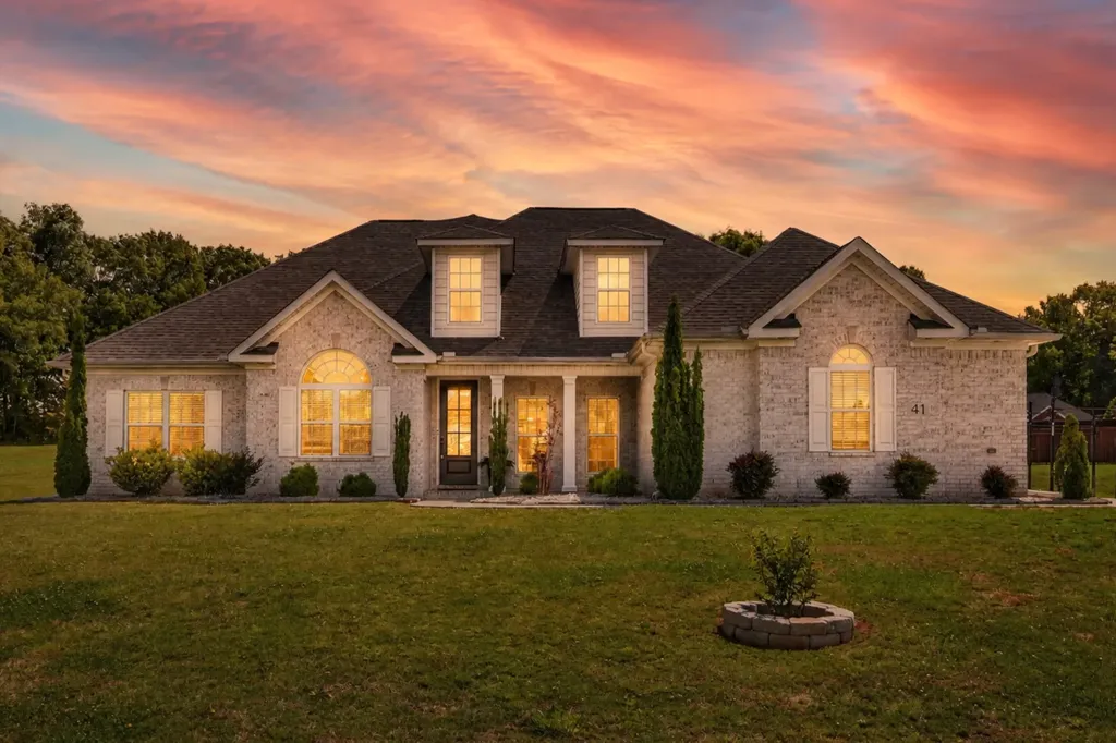 41 Knotting Hill Drive Fayetteville TN 37334