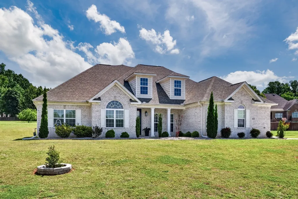 41 Knotting Hill Drive Fayetteville TN 37334