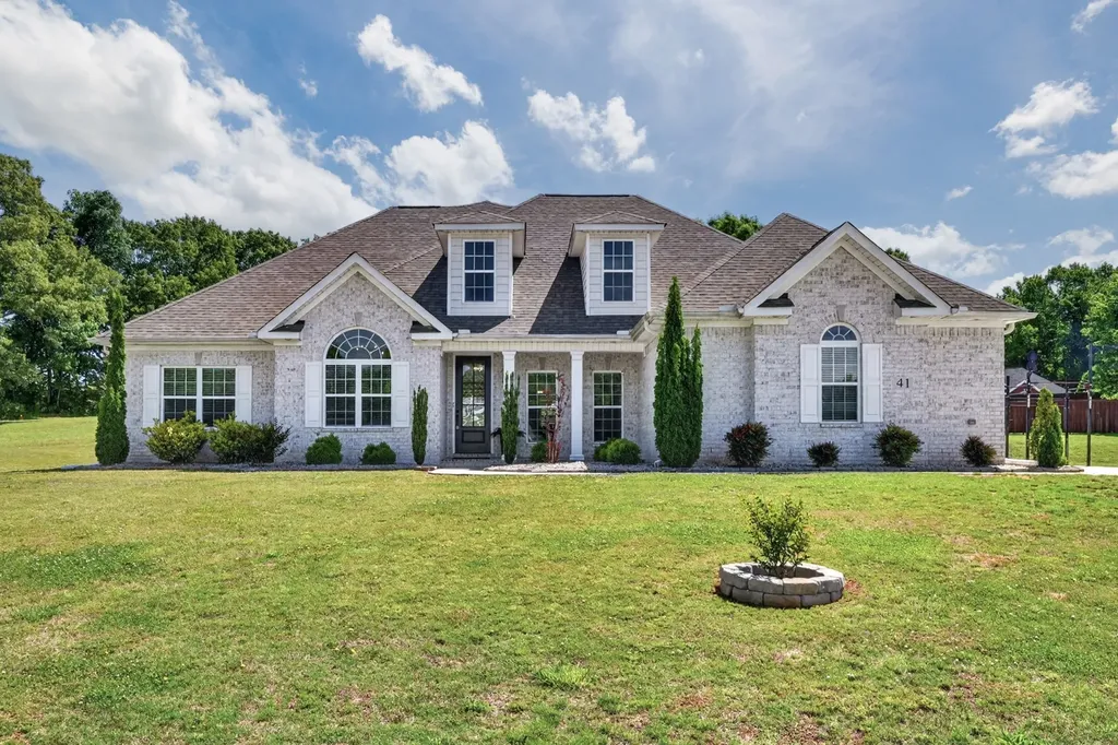 41 Knotting Hill Drive Fayetteville TN 37334