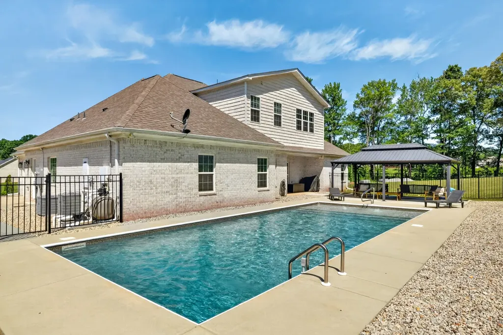 41 Knotting Hill Drive Fayetteville TN 37334