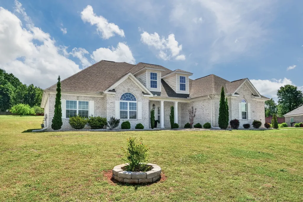 41 Knotting Hill Drive Fayetteville TN 37334