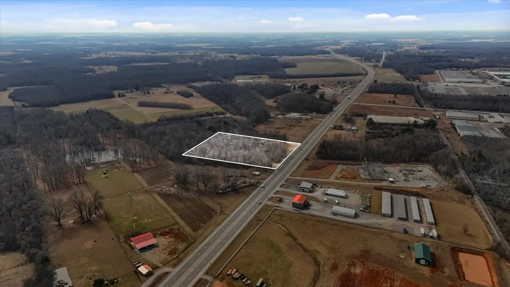 8557 Manchester Highway Morrison TN 37357