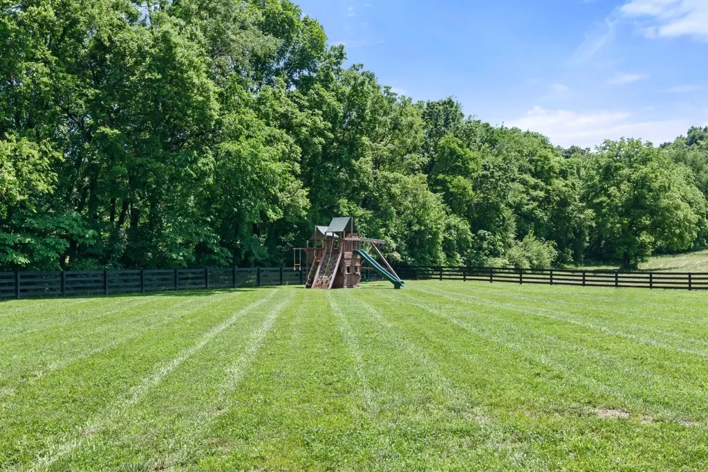 1936 Silver Fox Road Thompsons Station TN 37179