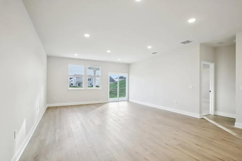 1090 Large Poppy Drive La Vergne TN 37086
