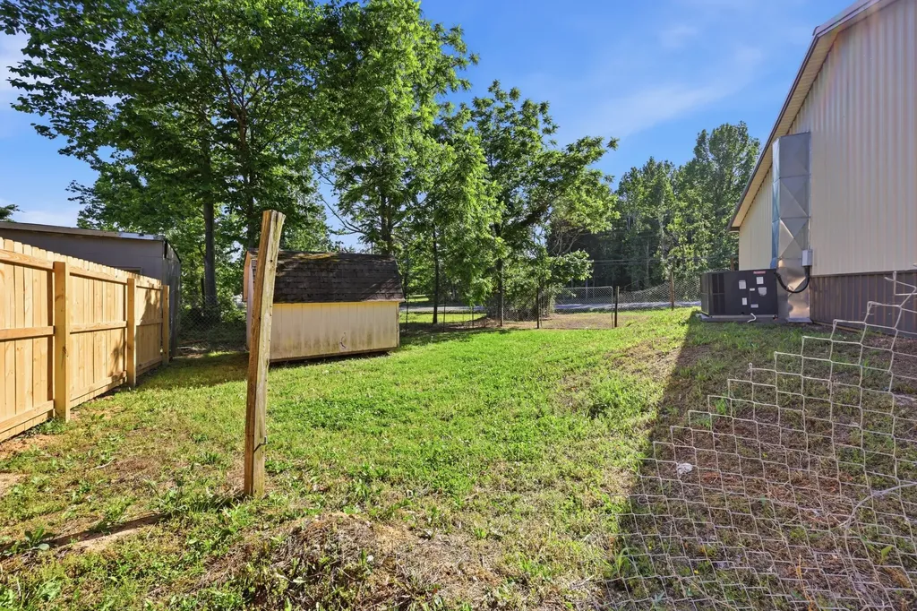 2501 Highway 48 Clarksville TN 37040