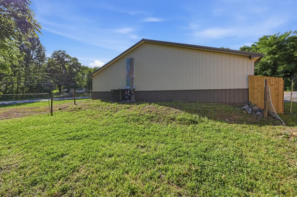2501 Highway 48 Clarksville TN 37040