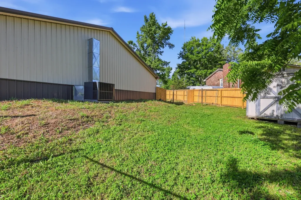 2501 Highway 48 Clarksville TN 37040
