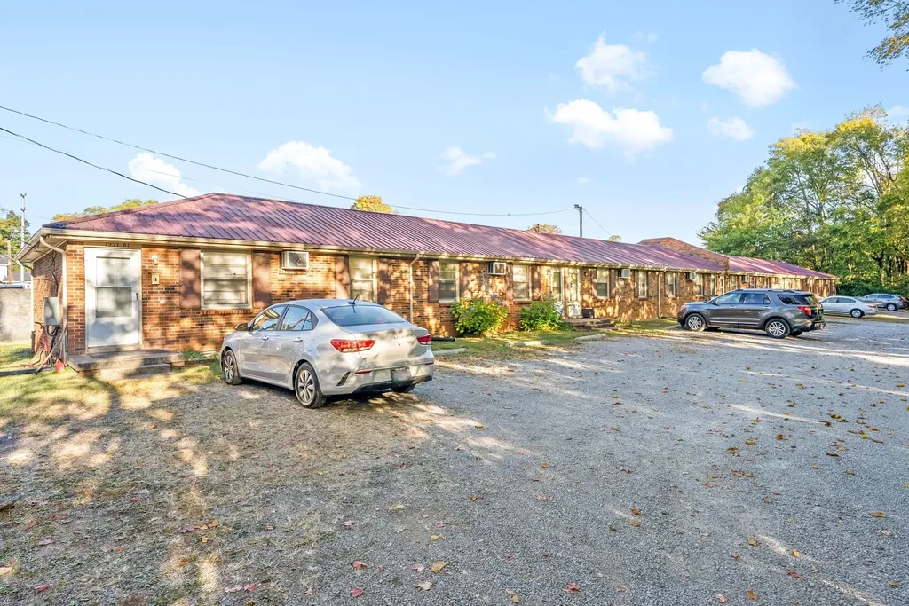 1221 Madison Street Clarksville TN 37040