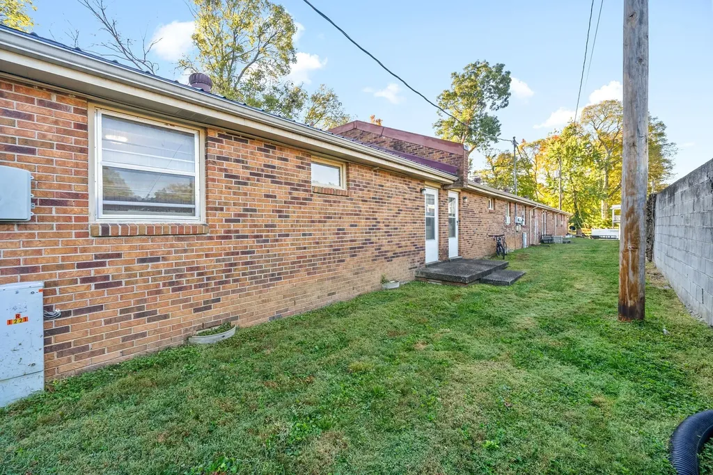1221 Madison Street Clarksville TN 37040