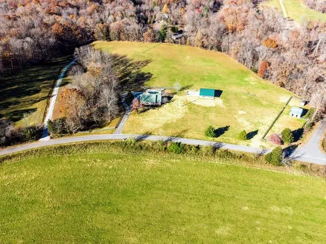 1910 Cedar Creek Road Vanleer TN 37181