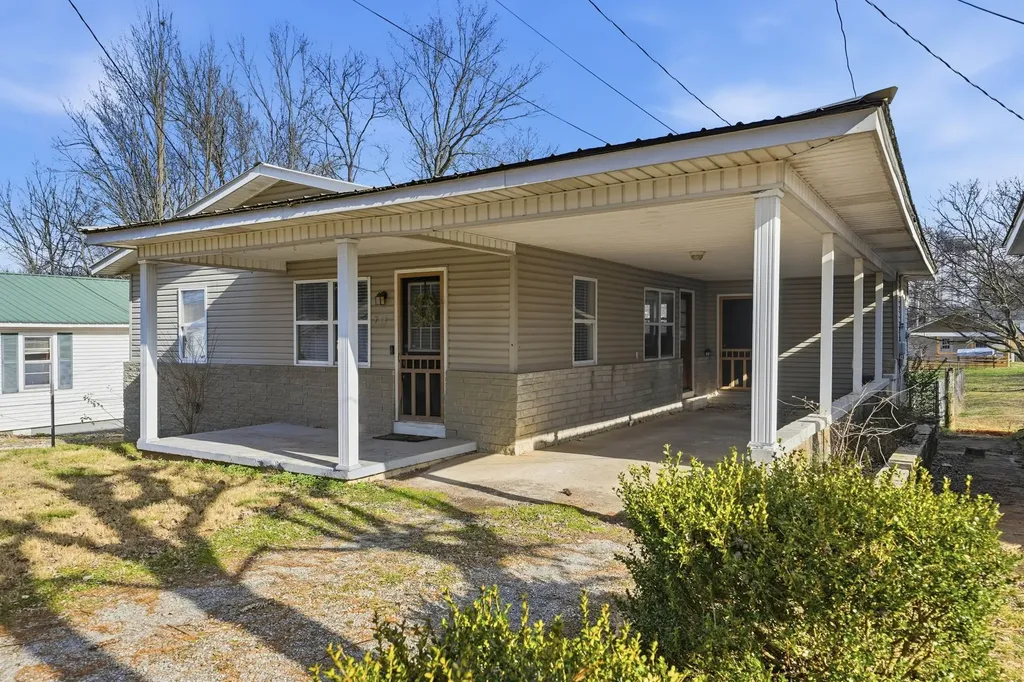 714 N Cedar Street Winchester TN 37398