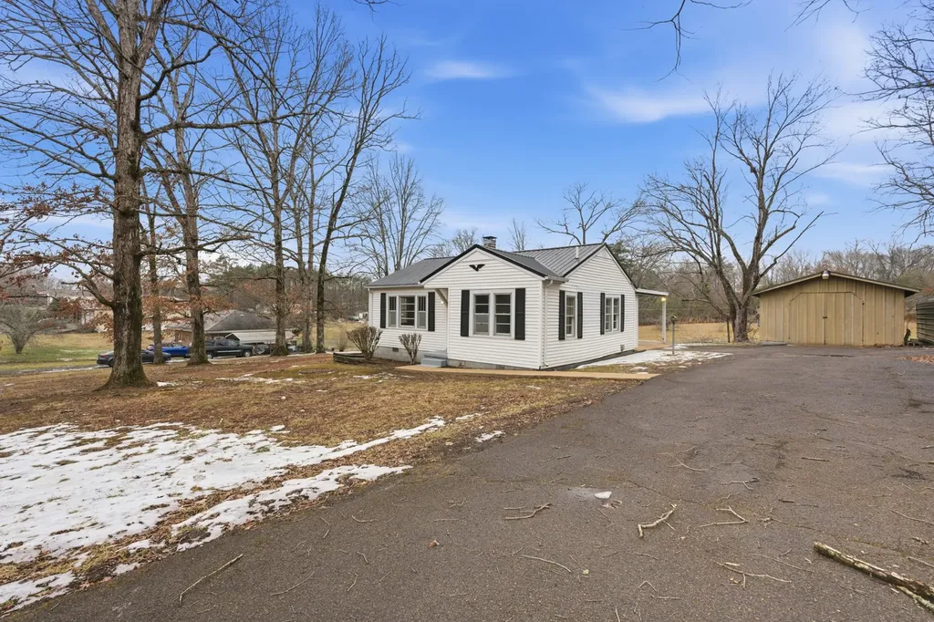 3011 Green Hill Drive Centerville TN 37033