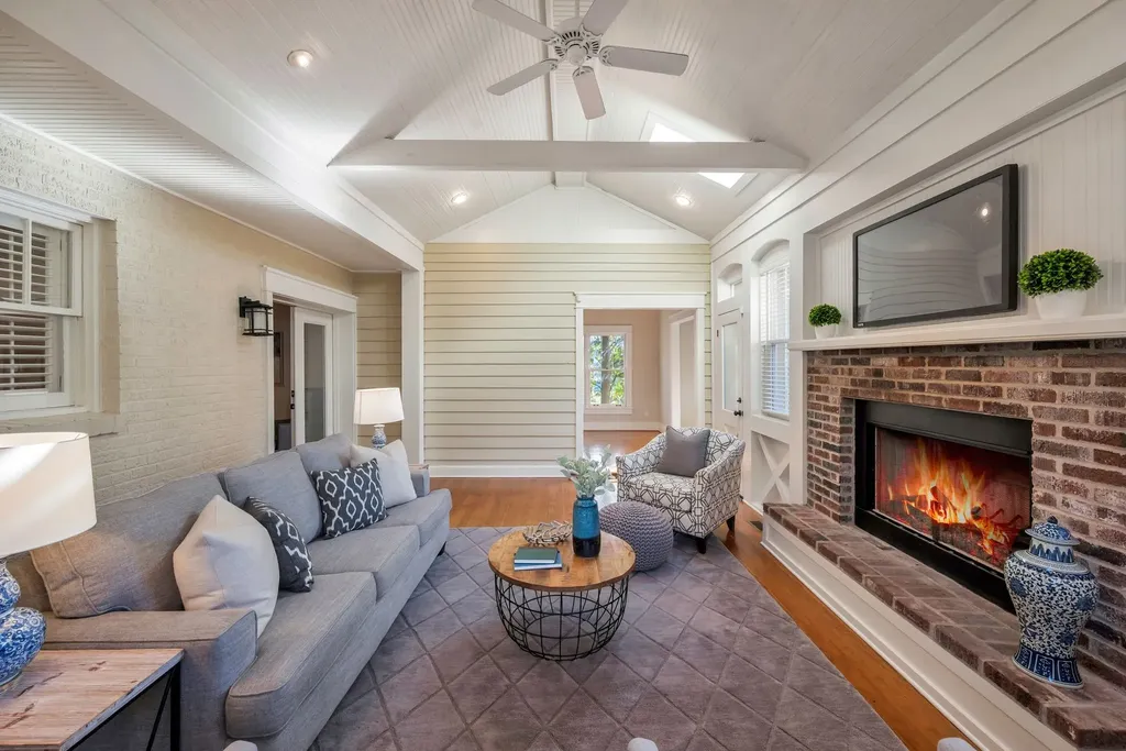 203A Woodmont Circle Nashville TN 37205