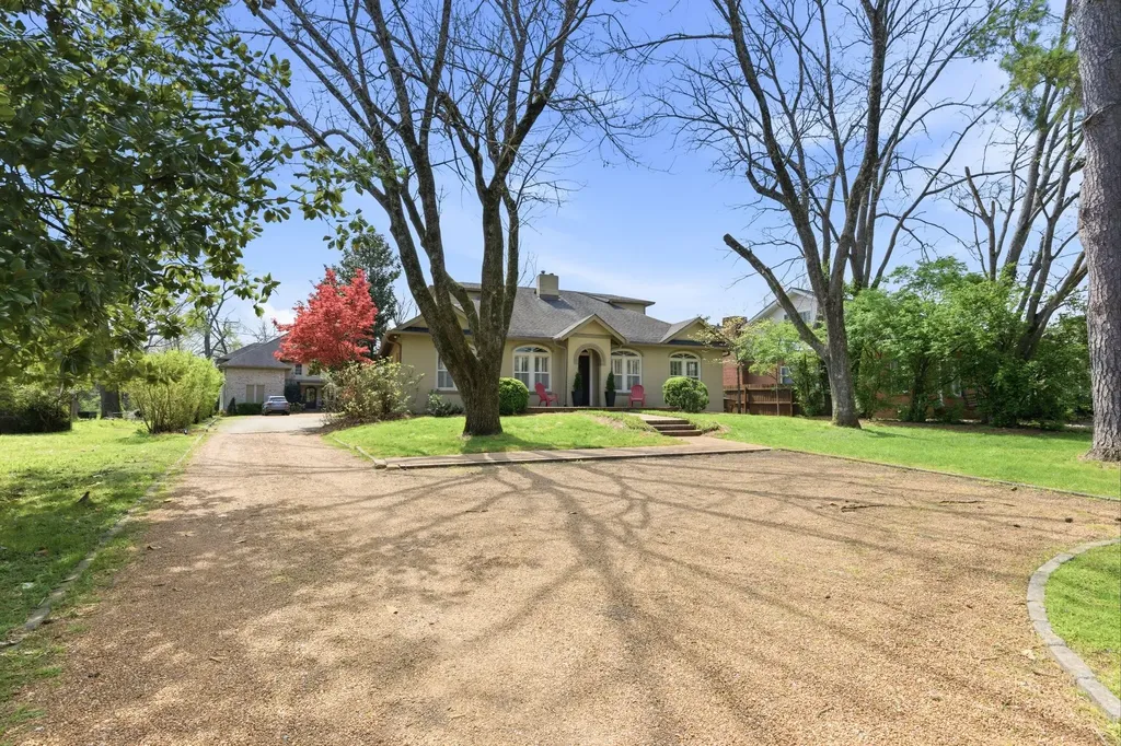 203A Woodmont Circle Nashville TN 37205