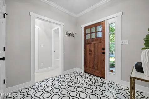 914 Olsen Avenue Signal Mountain TN 37377