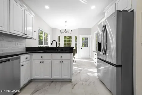 914 Olsen Avenue Signal Mountain TN 37377