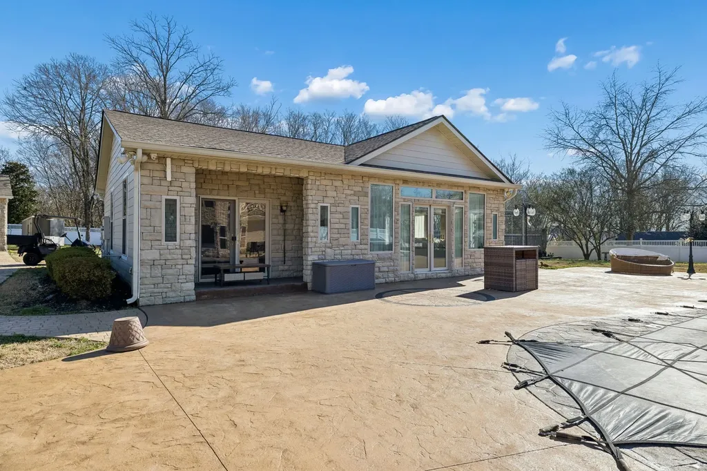 1045 Claremont Drive Columbia TN 38401