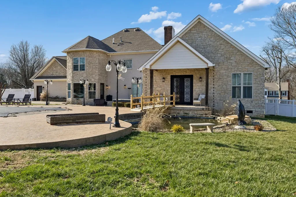 1045 Claremont Drive Columbia TN 38401