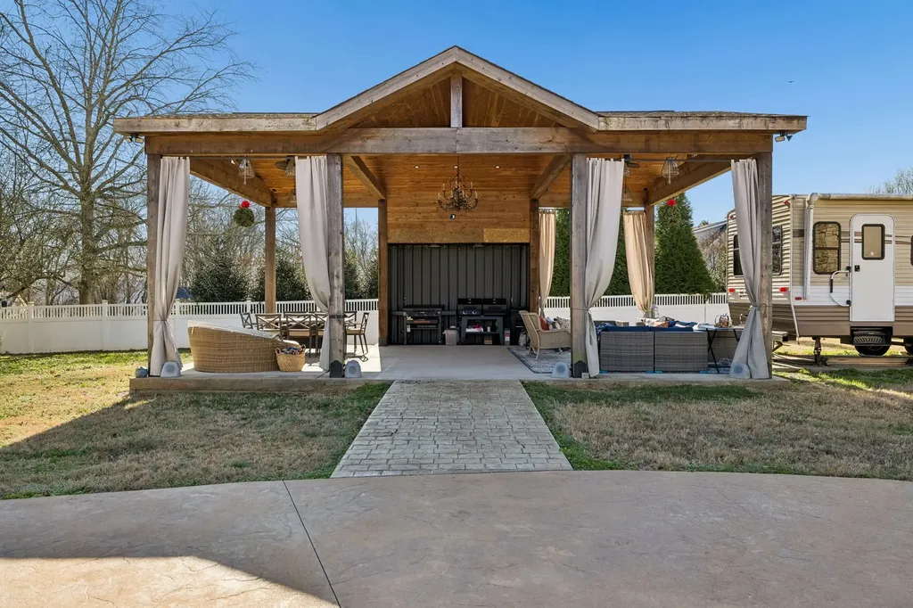 1045 Claremont Drive Columbia TN 38401