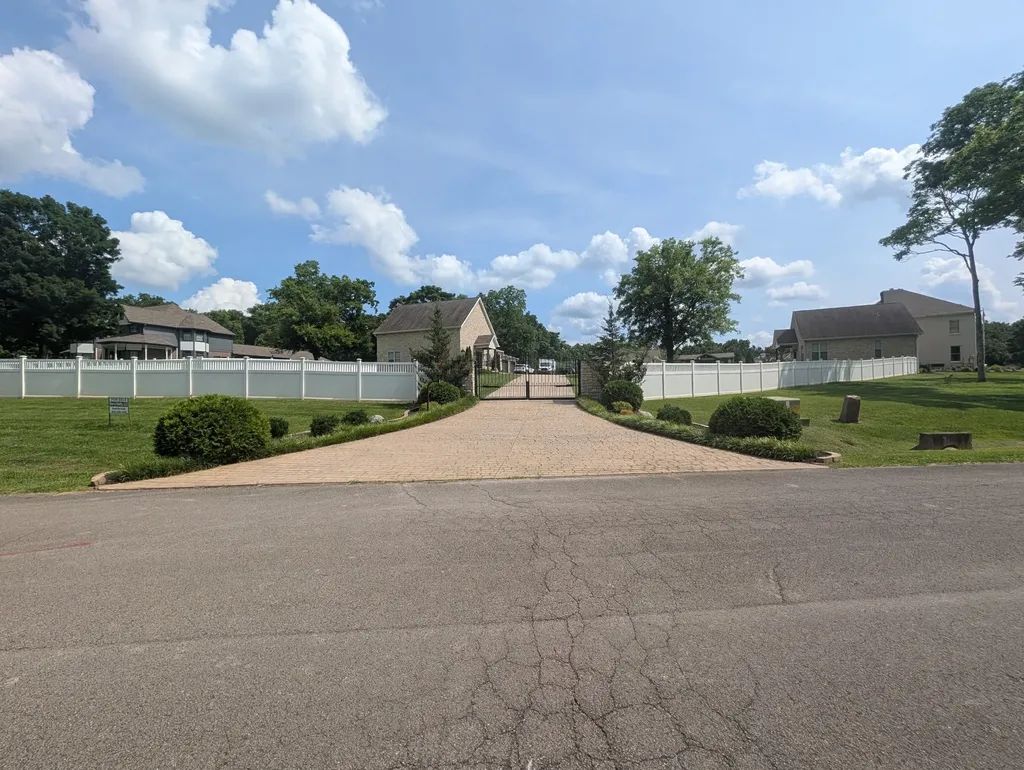 1045 Claremont Drive Columbia TN 38401